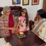 Shwetha Srivatsav Instagram - ತಾಯಿಗಿಂತ ದೇವರಿಲ್ಲ !! ಜನ್ಮ ನೀಡಿದ ಜನ್ಮದಾತೆಗೆ ಜನ್ಮದಿನದ ಶುಭಾಶಯಗಳು @vinodinikalyan__gmail_._com 🤗🎂🥳❤️🙌🏼!! #happybirthday #loveyouamma #mother #grandma