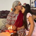 Shwetha Srivatsav Instagram - ತಾಯಿಗಿಂತ ದೇವರಿಲ್ಲ !! ಜನ್ಮ ನೀಡಿದ ಜನ್ಮದಾತೆಗೆ ಜನ್ಮದಿನದ ಶುಭಾಶಯಗಳು @vinodinikalyan__gmail_._com 🤗🎂🥳❤️🙌🏼!! #happybirthday #loveyouamma #mother #grandma