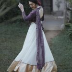 Sija Rose Instagram - Happy twirl , happy food Happy Onam to all! . 📷 : @shihabudeen.said Attire: @aydhab MUA: @rajeshkodungallurmakeupstudio Jewellery: @parakkat_jewels Venue: @davidhallartgallery_cghearth . #💕 #tradition #onam23 #onamcelebration #vadamali #celebration