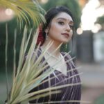 Sija Rose Instagram - Waiting for the Sadhya be like..🫢 ☀️ ഹൃദയം നിറഞ്ഞ ഓണാശംസകൾ prosperous , colourful and success in every endeavour to you all.☀️ . 📷: @shihabudeen.said Attire: @aydhab MUA: @rajeshkodungallurmakeupstudio Jewellery: @parakkat_jewels Ethnic and calm Location: @davidhallartgallery_cghearth . #💕 #onam #onam23 #traditional #sadhya #keralatourism #goodfoodgoodlife #vadamalli Kerala