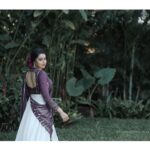 Sija Rose Instagram - Vadamali 💜 . Hues of globe amaranth . 📷: @shihabudeen.said Attire: @aydhab MUA: @rajeshkodungallurmakeupstudio Jewellery: @parakkat_jewels Venue: @davidhallartgallery_cghearth Thanks to each and everyone from the team. . #onam23 #💕 #vadamali #onamattire #instagram #wine #tradition #boutique #green #celebration #amaranth David Hall - Art Gallery & Cafe