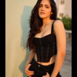 Simran Choudhary Instagram - Sunny side up 🍳 📷 @pranav.foto