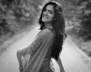Simran Choudhary Instagram - 🤍✨🖤
📷 @pranav.foto