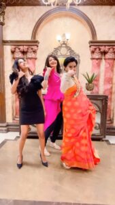 Smita Bansal Instagram - @pooja___dreamgirl tere liye Dil Ka telephone hai bajta ring-ring-rara-ring. 😍☎️

#DilKaTelephone2 Song Out Now! 

#25AugustHogaMast
#DreamGirl2 in Cinemas on 25th August.

@ayushmannk @ananyapanday @writerraj @ektarkapoor @shobha9168 @balajimotionpictures @gaurisathe @annukapoor @pareshrawalofficial @vijayraazofficial @nowitsabhi @rajpalofficial #GovardhanAsrani #ManojJoshi @seemabhargavapahwa @oyemanjot @anirudh_k_sharma @krishanurathore @nareshkathooria @meetbrosofficial @jonitamusic @jubin_nautiyal @kumaarofficial @rajukhan_0721