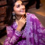 Sneha Instagram - 💜💜💜 @geetuhautecouture @geetunaidu03 @ashokarsh @vijiknr @vyshalisundaram_hairstylist @crowneplazachn #purpledress #sisterlove #designerwear #lovewatudo