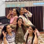Sneha Bhawsar Instagram - After giving 100 takes my sisters finally did it woohoo 🥳 #cousinmasti #cousinslove #bhaibehan #dance #music #dancing #dancers #art #instagram #instagood #explorepage #viral #explore #fun #dancersofinstagram #trending #choreography #fashion #artist #dancechallenge