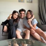 Sneha Bhawsar Instagram - Friends make life good But best friends make life beautiful ❤️ @vihansometimes @sheetalmaulik @snehabhawsarofficial #friends #love #bestfriends #goodvibes #goodvibesonly #vacation #vacationmode #funtimes #goodtimes