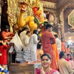 Sneha Wagh Instagram - 🌺Truly Blessed 🌺 The kid inside me dances to his tunes 💝 Beautiful Darshan at the Lalbaugh Cha Raja & Mumbai Cha Raja 🌺 Ganpati Bappa Morya 🌺 . . . #lalbaughcharaja #mumbaicharaja #mumbai #ganeshfestival #ganpatibappamorya #snehawagh #sarangesneha #ssnehawagh #ganpatidarshan #aamchimumbai