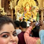 Sneha Wagh Instagram - 🌺Truly Blessed 🌺 The kid inside me dances to his tunes 💝 Beautiful Darshan at the Lalbaugh Cha Raja & Mumbai Cha Raja 🌺 Ganpati Bappa Morya 🌺 . . . #lalbaughcharaja #mumbaicharaja #mumbai #ganeshfestival #ganpatibappamorya #snehawagh #sarangesneha #ssnehawagh #ganpatidarshan #aamchimumbai