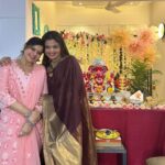 Sneha Wagh Instagram - Morya Morya mi bal taanhe…… Tujhich Seva karu kaay jaane ! . . . Ganpati Bappa Morya 🌺. . . . #ganeshchaturthi #ganpatibappamorya #ganpatidarshan #snehawagh #sarangesneha #ssnehawagh #mumbaiganeshutsav #goodvibes #vibeofmytribe