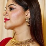 Sneha Wagh Instagram - Flaunting My Indian Ambience In A Saree 💝 . Jewellery : @jewelsofmyra Captured : @chintamani_photography_09 . . . #saree #sareelove #india #indianfashion #marathiculture #marathibana #sarangesneha #ssnehawagh #snehawagh