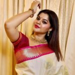 Sneha Wagh Instagram - Flaunting My Indian Ambience In A Saree 💝 . Jewellery : @jewelsofmyra Captured : @chintamani_photography_09 . . . #saree #sareelove #india #indianfashion #marathiculture #marathibana #sarangesneha #ssnehawagh #snehawagh