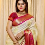Sneha Wagh Instagram - Flaunting My Indian Ambience In A Saree 💝 . Jewellery : @jewelsofmyra Captured : @chintamani_photography_09 . . . #saree #sareelove #india #indianfashion #marathiculture #marathibana #sarangesneha #ssnehawagh #snehawagh