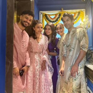 Soha Ali Khan Instagram - May lord Ganesha bring wisdom joy and happiness into each of our lives. Happy Ganesh Chaturthi to all of you and your loved ones 
Ganpati Bappa Moriya