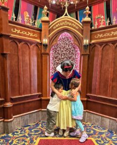Soha Ali Khan Instagram - Never too old for a good fairytale ❤️ #summer2023 #disneyland #disney100 @disneyland @thinkstrawberries