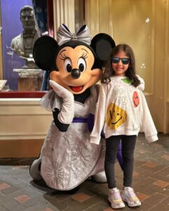Soha Ali Khan Instagram - Never too old for a good fairytale ❤️ #summer2023 #disneyland #disney100 @disneyland @thinkstrawberries