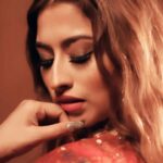 Somi Khan Instagram – Red the colour of love ❤️✨