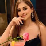 Somi Khan Instagram - 🖤✨ . . . #somikhan #happiness #positivity #love