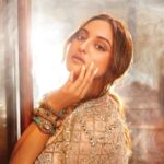 Sonakshi Sinha Instagram – Oh Hello there!

@hellomagindia @tejasnerurkarr @avantikkak @heemaadattaani @themadhurinakhale @itssoezi  @communiquefilmpr