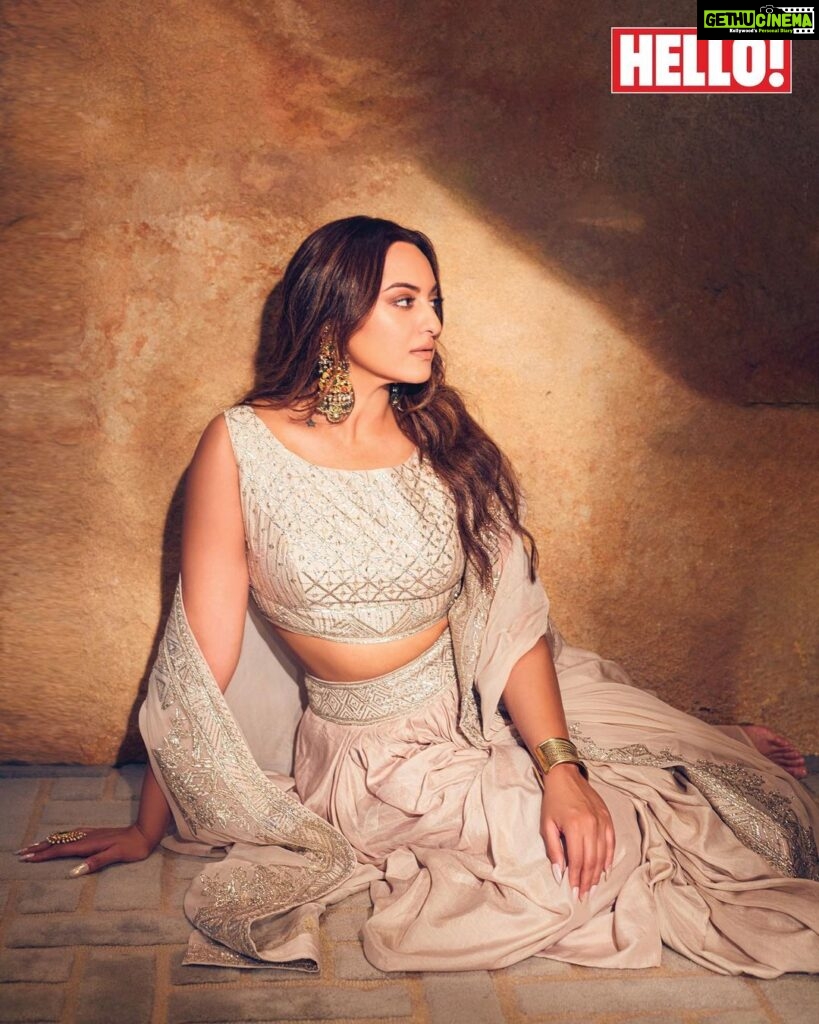 Sonakshi Sinha Instagram - Oh Hello there! @hellomagindia @tejasnerurkarr @avantikkak @heemaadattaani @themadhurinakhale @itssoezi @communiquefilmpr