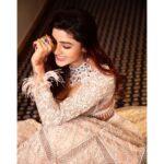 Soniya Bansal Instagram - If you look at what you have in life, you'll always have more. If you look at what you don't have in life, you'll never have enough. Exclusively styled by @kapoormohit888 @styedbymohitkapoor Designer @anjaleeandarjunkapoor Photography @ilmanaazphotography1 Makuap artist @kalpesh_joshi Hairstyle. @salmasayyed47