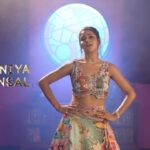 Soniya Bansal Instagram - Dripping with glamour, karne Dil, Dimaag aur Dum ke iss khel mein compete, aa rahi hai Soniya Bansal! 👁❣ Dekhiye #BiggBoss17, Aaj se, Mon-Fri 10PM & Sat-Sun 9PM sirf #Colors aur @officialjiocinema par. #BB17 #BiggBoss @Beingsalmankhan @soniyaofficial123