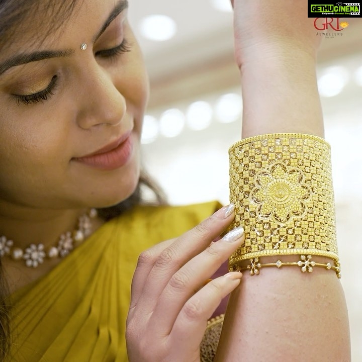 Buy Glowing Pretty Floral Baby Gold Bracelets |GRT Jewellers