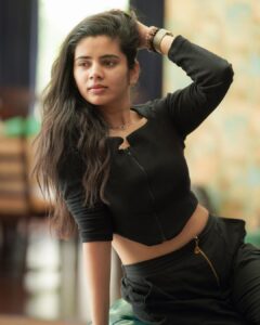 Soundariya Nanjundan Instagram - Currently daydreaming....🎶

📸- @camerasenthil
#nomakeuplook 

🌟 

🌟 

🌟 

🌟 

🌟 

#soundariyananjundan #ootd #instagram #instagood  #love #like #follow #photography #photooftheday #instadaily #likeforlikes #picoftheday #fashion #instalike #beautiful  #followforfollowback #outfit #art #photo #black #followｍe #smile #happy #insta #nature #style #life  #india #likeforfollow