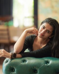 Soundariya Nanjundan Instagram - Currently daydreaming....🎶

📸- @camerasenthil
#nomakeuplook 

🌟 

🌟 

🌟 

🌟 

🌟 

#soundariyananjundan #ootd #instagram #instagood  #love #like #follow #photography #photooftheday #instadaily #likeforlikes #picoftheday #fashion #instalike #beautiful  #followforfollowback #outfit #art #photo #black #followｍe #smile #happy #insta #nature #style #life  #india #likeforfollow