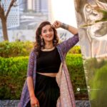 Sowmya Menon Instagram - When the light shines right ☀️ 📷 @sarath_photoartist 👗@jaas_designs 💄@alsaa_beauty #GoldenHour #skr #actor