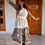 Sowmya Menon Instagram - 💃💃 Dedicating this post to all of those who have been asking me to do a dance reel❤️❤️🦋🦋 #skr #dancereels #dancer #actorslife