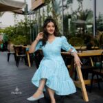 Sowmya Menon Instagram - It’s the season to sparkle 💙🦋💙 📷 @posh.be 💄 @alsaa_beauty 👗 @amazebyashiyajesel #actor #shootdays #sparkle