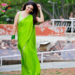 Sridevi Vijaykumar Instagram - Go Green 💚💚💚 Happy sunday😊 . . . . Outfit:@gummadidalashashi.label Jewellery:@the_jewel_gallery 📸@paulino_pictures #zeetelugu #dramajuniors #dj6 #tonight #kidsshow #sunday #dontmissit #talentshow #happyday #happysunday #live #love #laugh #myjob #loveit #dressup #saree #sareelove #indian #green #happycolor #favorite #color #gogreen #goodday