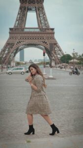 Srinisha Jayaseelan Instagram - Was waiting to post this one❤️💜😍🧿
 Oh Paris!!! 🇫🇷 No words to describe how much I love you🥺❤️💜 A cover song from the City of Love 🇫🇷 Thank you @anandstudiosfr anna for the beautiful video❤️🙏🏻

#singer #instasinger #coversong #songcover #ownvoice #love #lolita #engeyumkadhal #karthik #prashanti #jayamravi #hansika #harris #harrisjayaraj #paris #eiffel #tower #eiffeltower #instagood #instacover