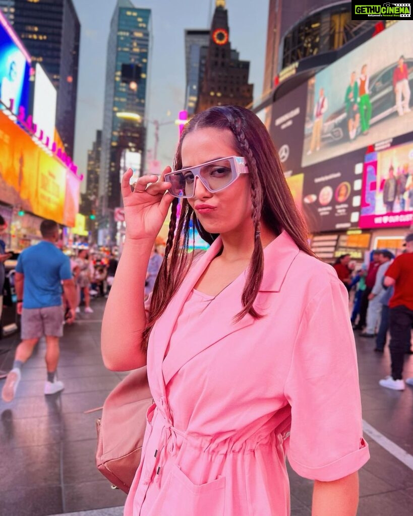 Srishty Rode Instagram - Lost in the dazzle of Times Square ✨ . Sunglasses @gangstaa_official Times Square New York