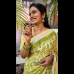 Srithika Instagram - "You can't go back and change the beginning, but you can start where you are and change the ending". . Saree @annie_boutique55 . #magarasi #suntv #shooting #shoot #chennai