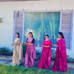 Srithika Instagram - Coz it's christmas 🎄 ☺️ 😍 ... merry Christmas every one 🎅 . . With my lovely darling's @srithika_saneesh @actressowjanya @honey_swapnaa . . #reelsinstagram #trendingreels #trendingnow #christmas #reelitfeelit #reelsindia #reels #fun #friends