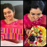 Srithika Instagram - Christmas celebration in #aaokkatiadakku set with my beautiful ladies @actress_sindhura , @actressowjanya , @honey_swapnaa, @vasudha_bebo Thank you so much for this yummy surprise Christmas cake 😘😘😘 And thanks a ton for the effort you guys have taken and I'm just drenched in your LOVE ♥️ Love you all ♥️♥️♥️♥️ . #merrychristmas #christmas #celebration #withfriends❤️ #lovelyladies #sweetfriends #surprise #cake #yummycake #blessed #thankinggod