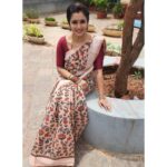 Srithika Instagram - Say something positive, and you'll see something positive❤️❤️❤️ . Saree @w2m_boutique Earring @kabijewellery . #aaokkatiadakku #serialshoot #telugu #geminitv #saree #earring #jewels #marron #hyderabad #shootingspot Hyderabad