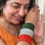Suhasini Maniratnam Instagram - Beautiful gesture by our staff bhanu, Gunaa,krishnammaal and ammu. Look at the beautiful bangles they got me. Also தேன் மிட்டாய் கமர்கட் கோக்கோ மிட்டாய் ❤️❤️❤️❤️