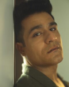 Sunny Hinduja Instagram - Up, Close & Personal!! 💚

Photographer @shahzadbhiwandiwala
HMU @sahil_anand_arora
Styled by @shagunj0shi
Styling assisted by @thatclichechic

Wearing:
Shirt @urvashikaur 
Neck piece @superkicksindia