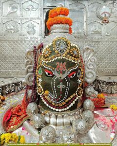 Sunny Hinduja Instagram - गणपती बाप्पा मोरया, पुढच्या वर्षी लवकर या

#ganpatibappamorya #see #you #soon
