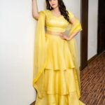 Surabhi Instagram - Hi there! 💛 Feeling like a 🌻 in this outfit by @designerkavitaagarwal Styled by @impriyankasahajananda ✨️ Makeup @glitteraisestudio ✨️ Hair @seena_hair143 ✨️ Jewlry @kushalsfashionjewellery ✨️