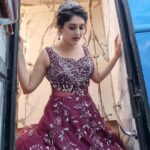 Surabhi Instagram - Sofia💖 Thank you everyone for showering so much love to our movie #DDReturns & my character Sofia 🫶 Thank you, my lovely stylists @jasminejoseph07 @simran_jha_1111 for making me look & feel like a 👸🤗