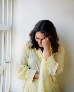 Surabhi Lakshmi Instagram - The yellows to her mellows…

Stylist : @styledby_mk_ @mehaka_kalarikkal 
Photography : @rijil_kl
Makeup : @sreegeshvasan_makeupartist 
Costume : @__eva_97__
