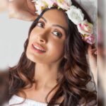 Surabhi Prabhu Instagram - Hold your “CROWN” 👑 . . I’m not negotiating my value with anyone…I’m worth it darlin, been worth it..will forever be worth it ☑️ . . 📸- @sangeetkaushikphotography Mua - @abhaysinhamua . . . #holdyourbreath #tollywoodactress #surabhiprabhu #losangeleslife #worthit #christianbride #hindiquotes #tiara #flowertiara #californiaadventure #californialove #californiagirl #californialiving #unity44 #bollywoodhot #voompla #pinkvilla #bollywoodcinema #हिंदी #bollywoodmovies #supermodel #modeldiaries #thekapilsharmashow #travelgram #travelphotography #travelblogger #koffeewithkaran #bollywoodactoractress #bollywoodactress #surabhi Mumbai, Maharashtra