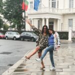 Sushmita Sen Instagram - May we always dance to our own tunes…with coordinated steps & combined lack of inhibition!! 😄😍💋💃🏻🎶 Happpyyyyyy Birthday Maa @subhra51 😇😁🤗💃🏻🥰 To your health & happiness always!!! #freespirited #birthdaygirl #maa #nanna 😍💋🌈 I love you soooooo much!!! #duggadugga 🎶🤗💋