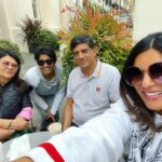 Sushmita Sen Instagram - #coffetime #familia #doubleshot #happiness #sharing #love 😁❤️💃🏻 @subhra51 @sreejaya.radhakrishnan 💋 I love you guys!!! #duggadugga 😍💃🏻🌈
