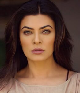 Sushmita Sen Instagram - “I am terrified of passive acquiescence…I live in intensity” ❤️ #virginiawoolf 

I love you guys!!!!💋 #yourstruly #duggadugga