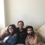 Sushmita Sen Instagram - Happpyyyyy Father’s Day Baba!!!😍❤️🤗⭐️🌈💃🏻 To the kindest, most loving & divine presence in our lives…we are all so blessed to be your children & grandchildren!!!😇❤️We love you baba!!! Alisah, @reneesen47 & #yourstruly 😁⭐️❤️ To all Fathers…Thank you!!!🤗 I love you guys!!! #duggadugga 🌈